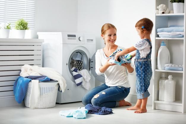 Clothes Drying Mom with kid 63bad9c2