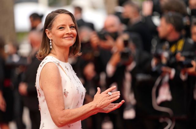 JODIE FOSTER CANNES 2021 b98e688f