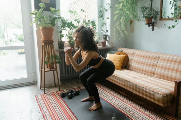 likewomangr SQUAT FITNESS PEXELS cf8c1278