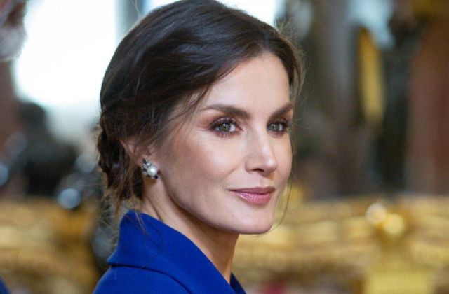 QUEEN LETIZIA ea9b4ae6