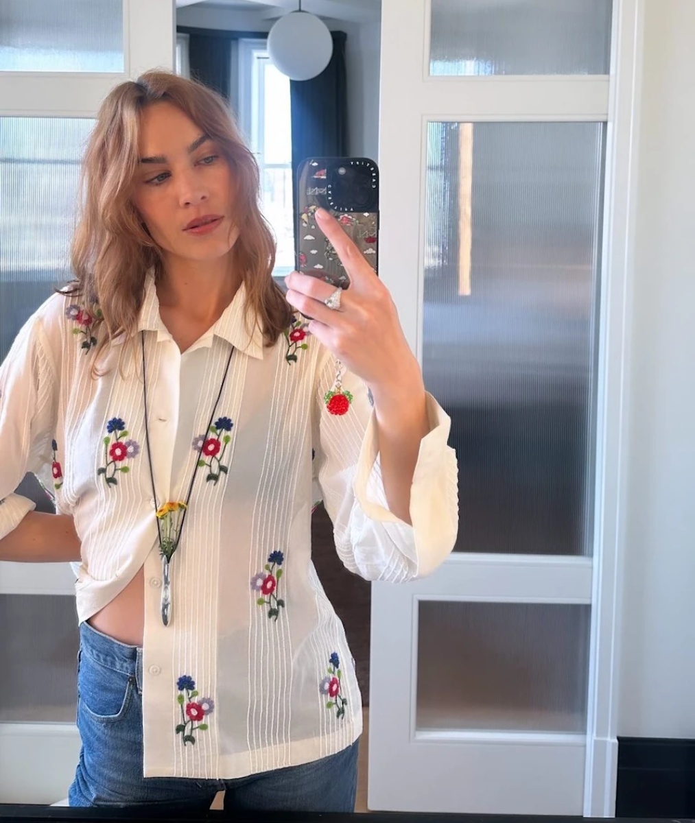 likewomangr alexa chung floral poukamiso