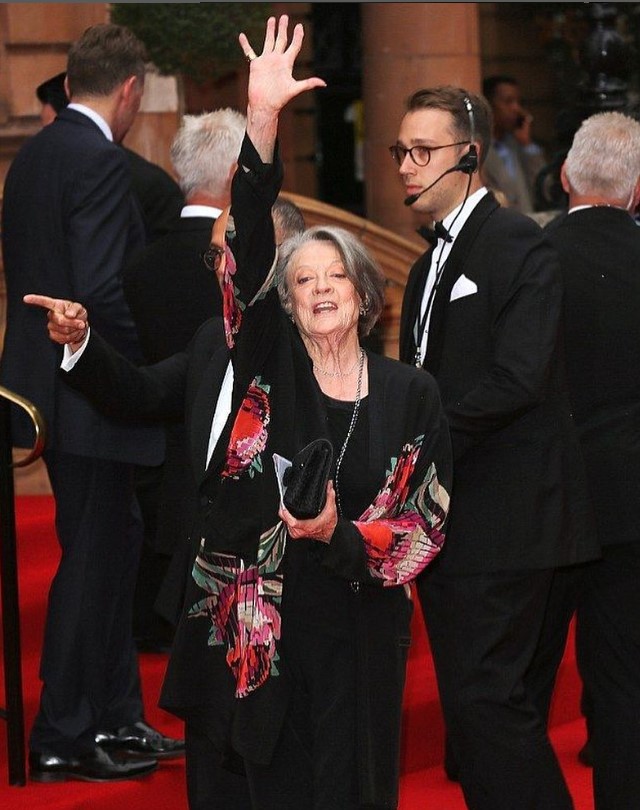 Dame Maggie Smith isntagram fanpage