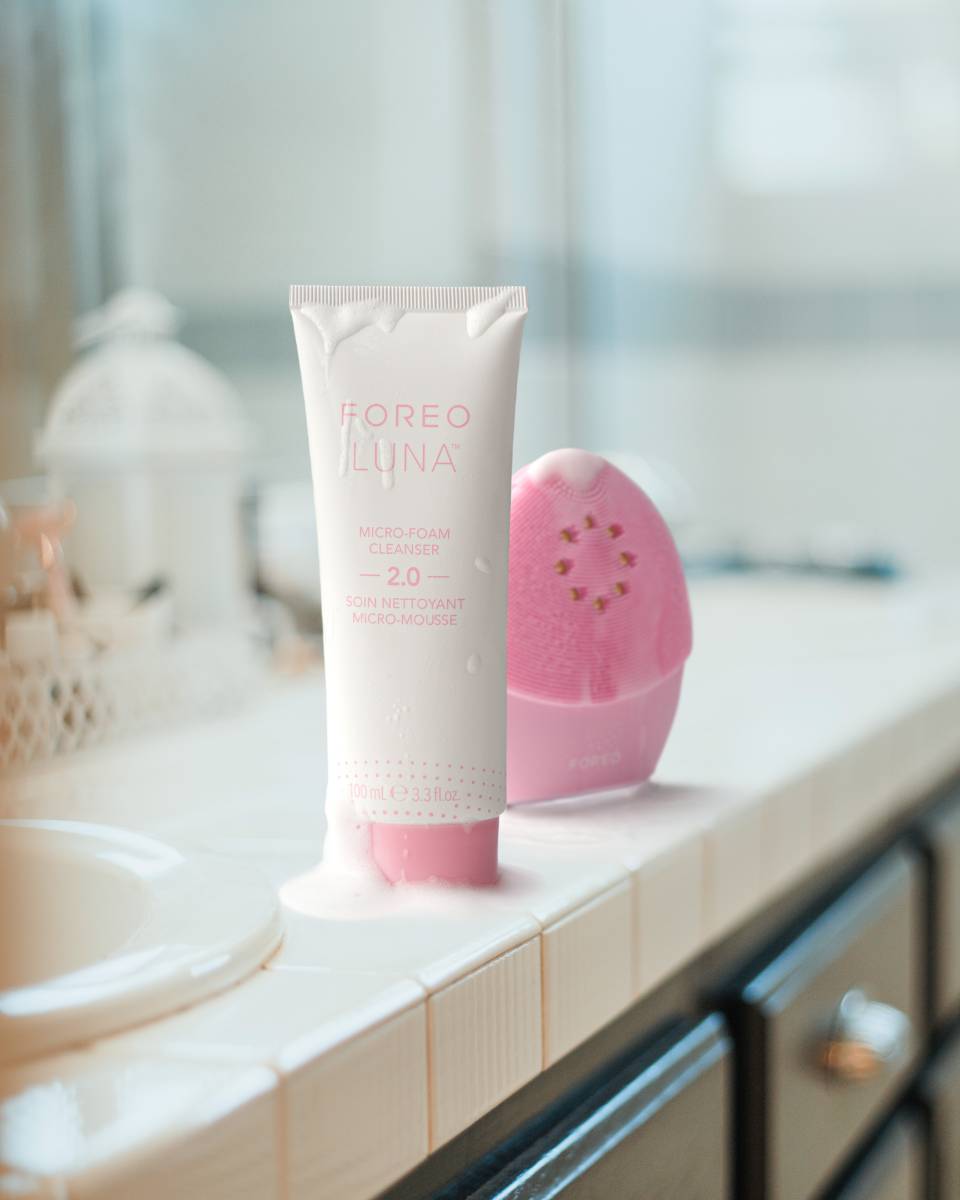 FOREO LUNA MICRO FOAM CLEANSER2 Lifestyle07 EN 1