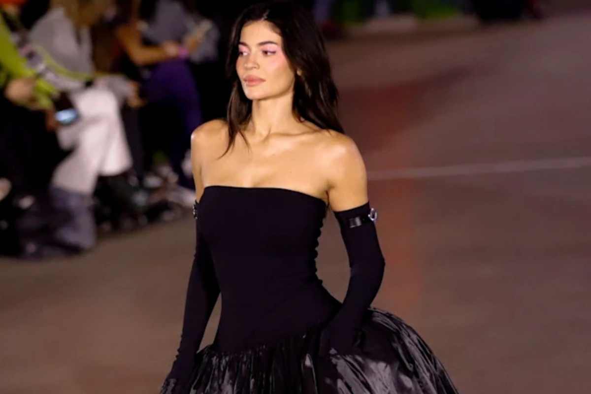 likewomangr kylie jenner coperni paris fashion week